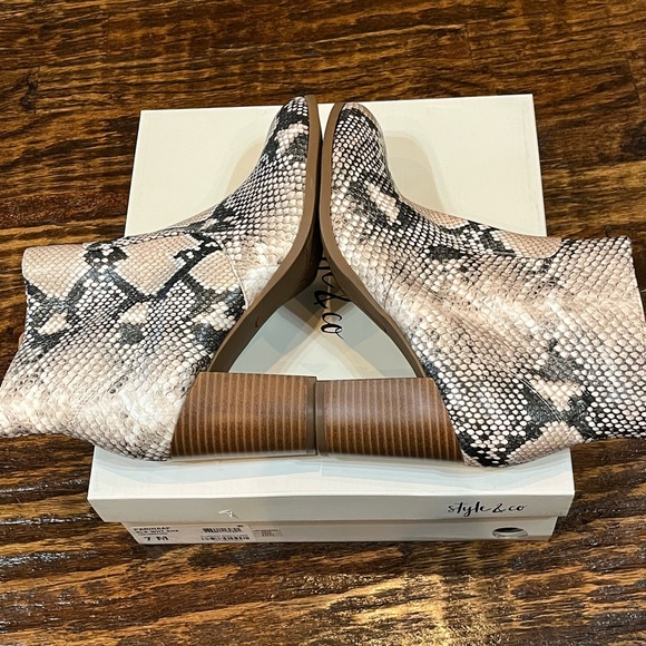 STYLE & CO Snake Print block heel Ankle Boots - Picture 5 of 10